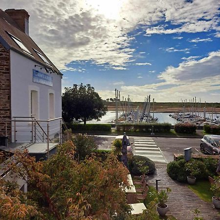 Hotel Traiteur Les Ormes, The Originals Relais Barneville-Carteret Bagian luar foto