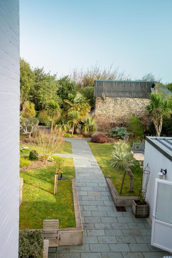 Hotel Traiteur Les Ormes, The Originals Relais Barneville-Carteret Bagian luar foto