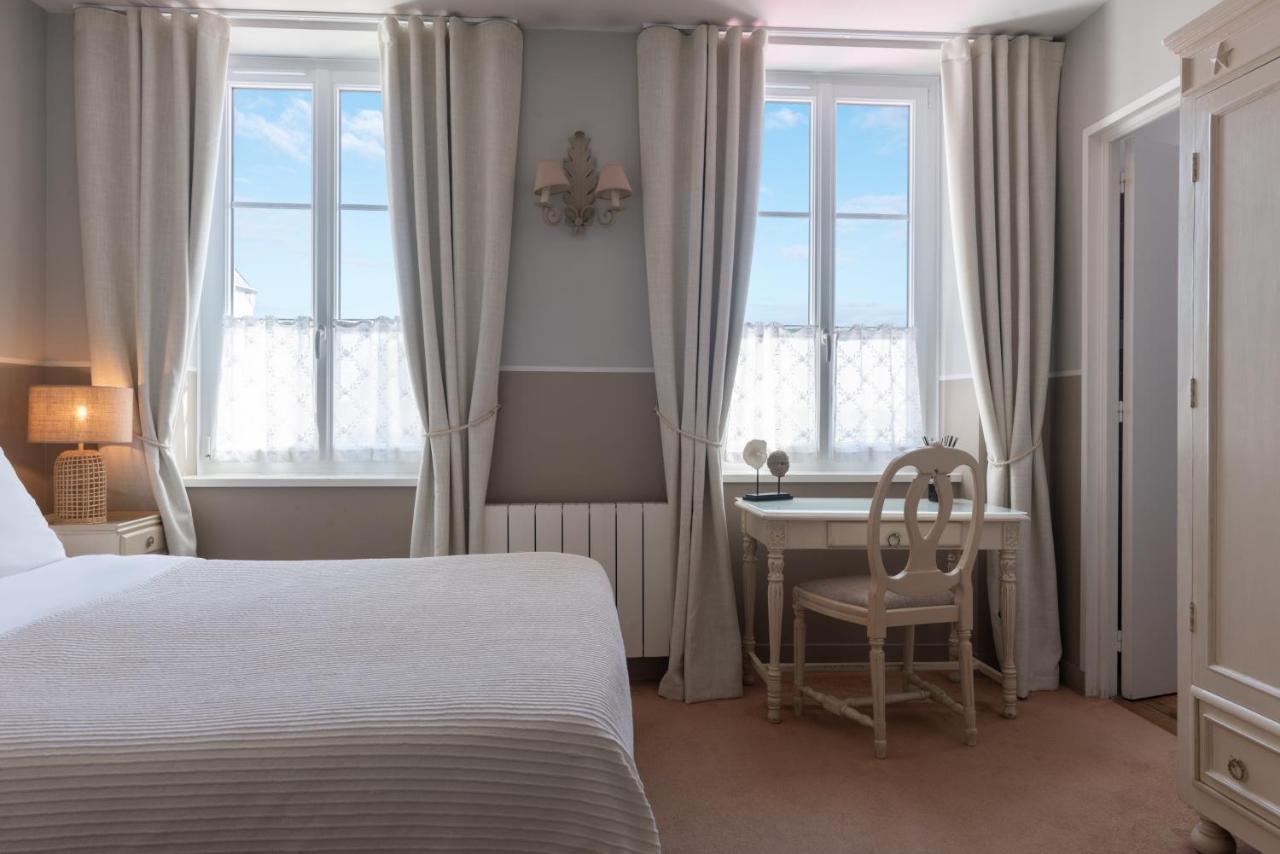 Hotel Traiteur Les Ormes, The Originals Relais Barneville-Carteret Bagian luar foto