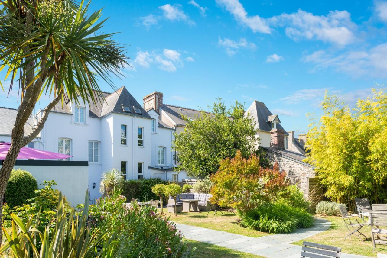 Hotel Traiteur Les Ormes, The Originals Relais Barneville-Carteret Bagian luar foto