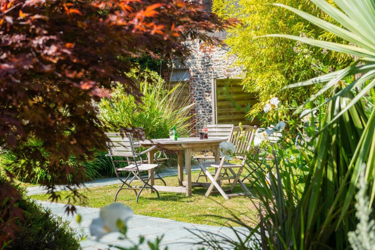 Hotel Traiteur Les Ormes, The Originals Relais Barneville-Carteret Bagian luar foto