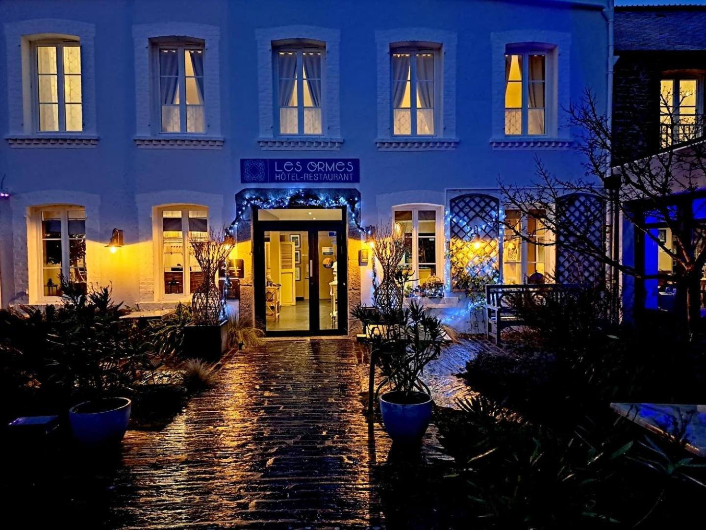 Hotel Traiteur Les Ormes, The Originals Relais Barneville-Carteret Bagian luar foto