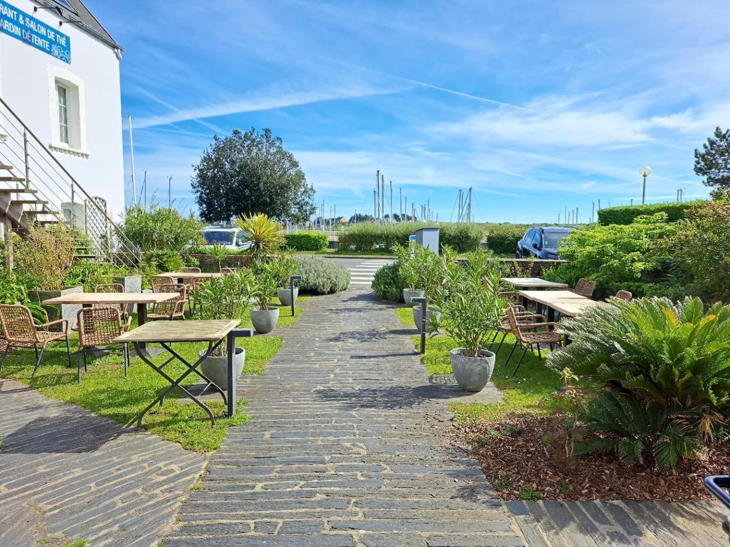Hotel Traiteur Les Ormes, The Originals Relais Barneville-Carteret Bagian luar foto